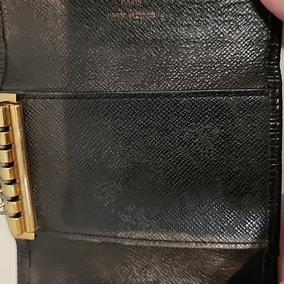 Vintage Louis Vuitton Black Epi Key Holder - Picture 12 of 12